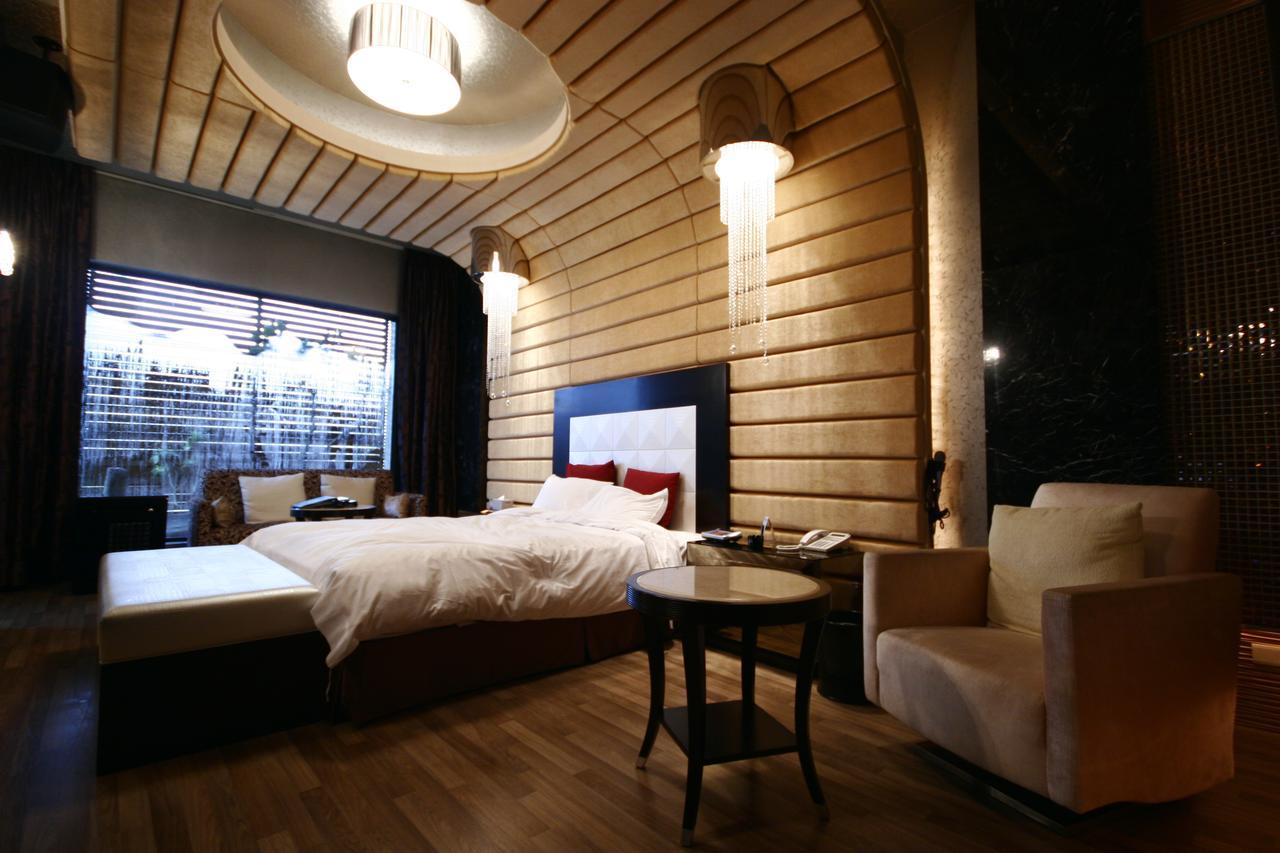 The Yorker Deluxe Motel Taoyuan Esterno foto