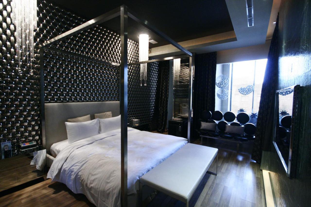 The Yorker Deluxe Motel Taoyuan Esterno foto